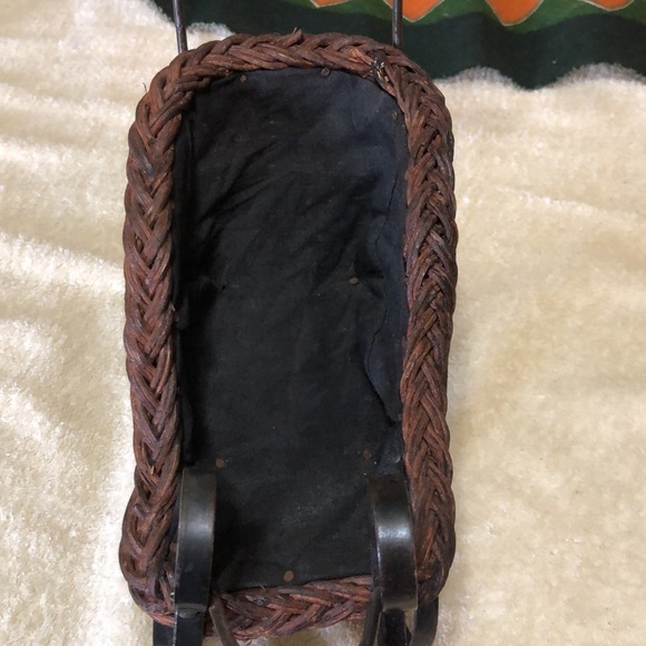 VINTAGE VICTORIAN  DOLL SLEIGH -WICKER/RATTAN, METAL, FABRIC 12”x12” - Picture 9 of 10